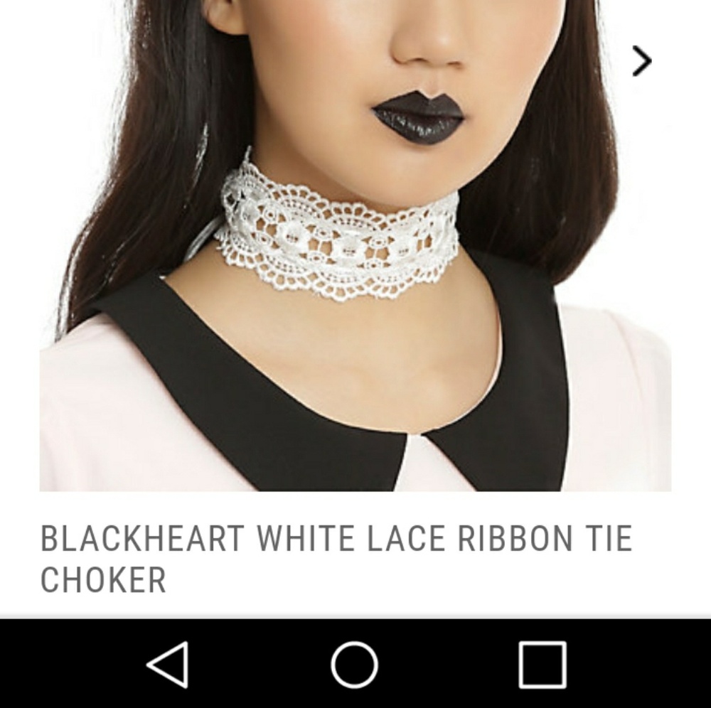 Hot topic Choker